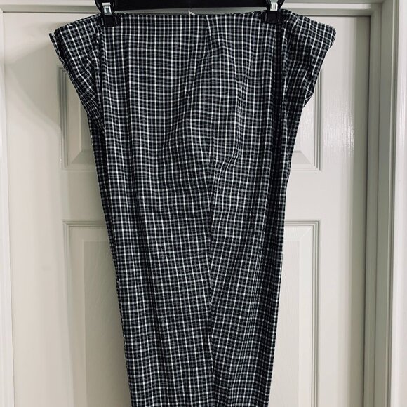 Venezia Jeans Women's Black and White Checkered Capri Pants, Size 24 - Picture 1 of 3